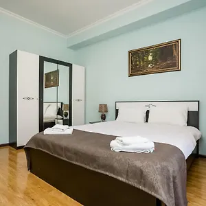 Rustaveli Three Bedroom With Amazing Views Апартаменты Тбилиси